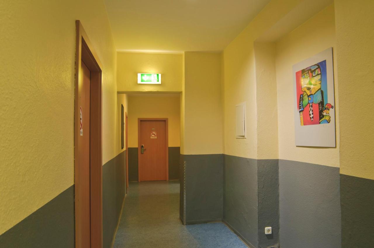 Happy Hotel Berlin Luaran gambar