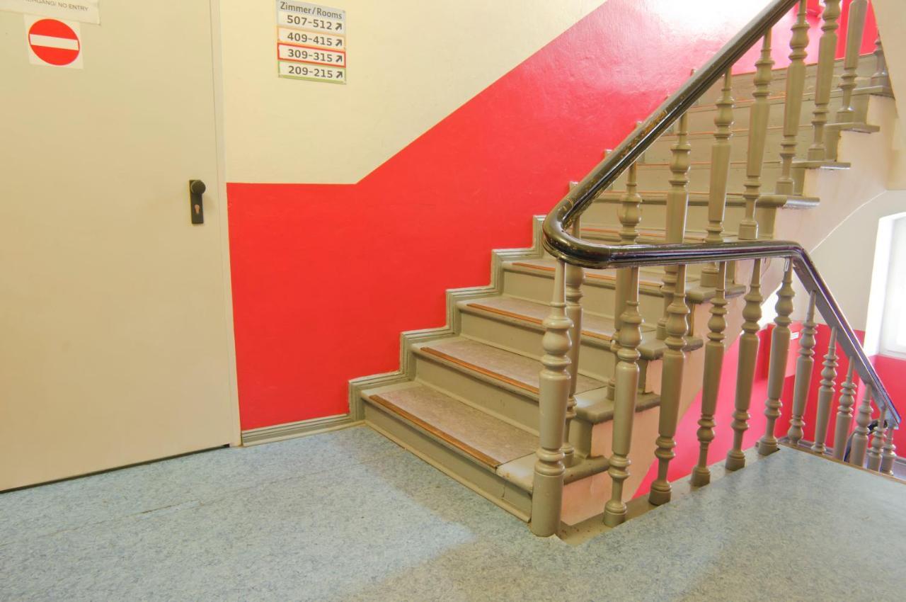 Happy Hotel Berlin Luaran gambar