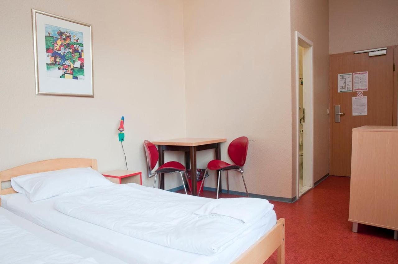 Happy Hotel Berlin Luaran gambar