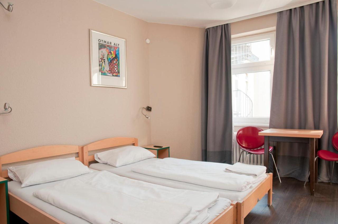 Happy Hotel Berlin Luaran gambar