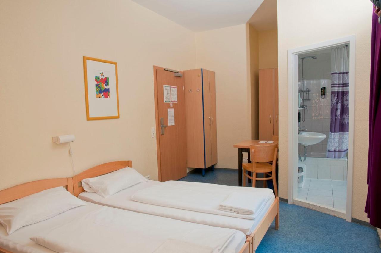 Happy Hotel Berlin Luaran gambar