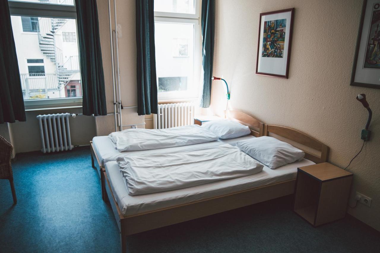 Happy Hotel Berlin Luaran gambar
