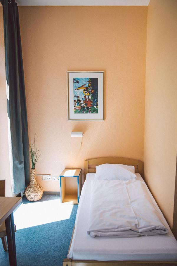 Happy Hotel Berlin Luaran gambar