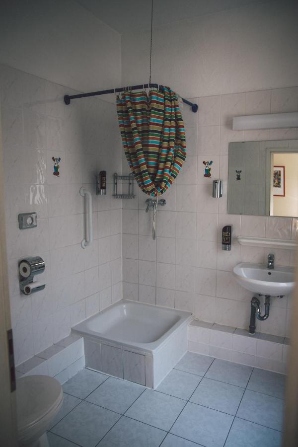 Happy Hotel Berlin Luaran gambar